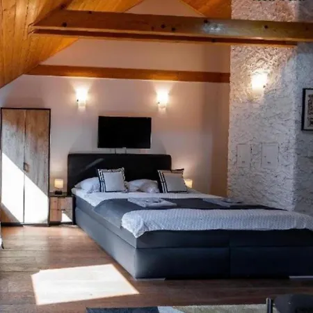 New York Vintage Industrial Style * コシツェ